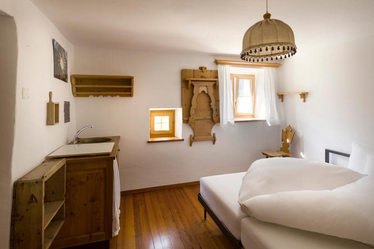 Hotel Chasa Chalavaina Müstair Pokoj fotografie