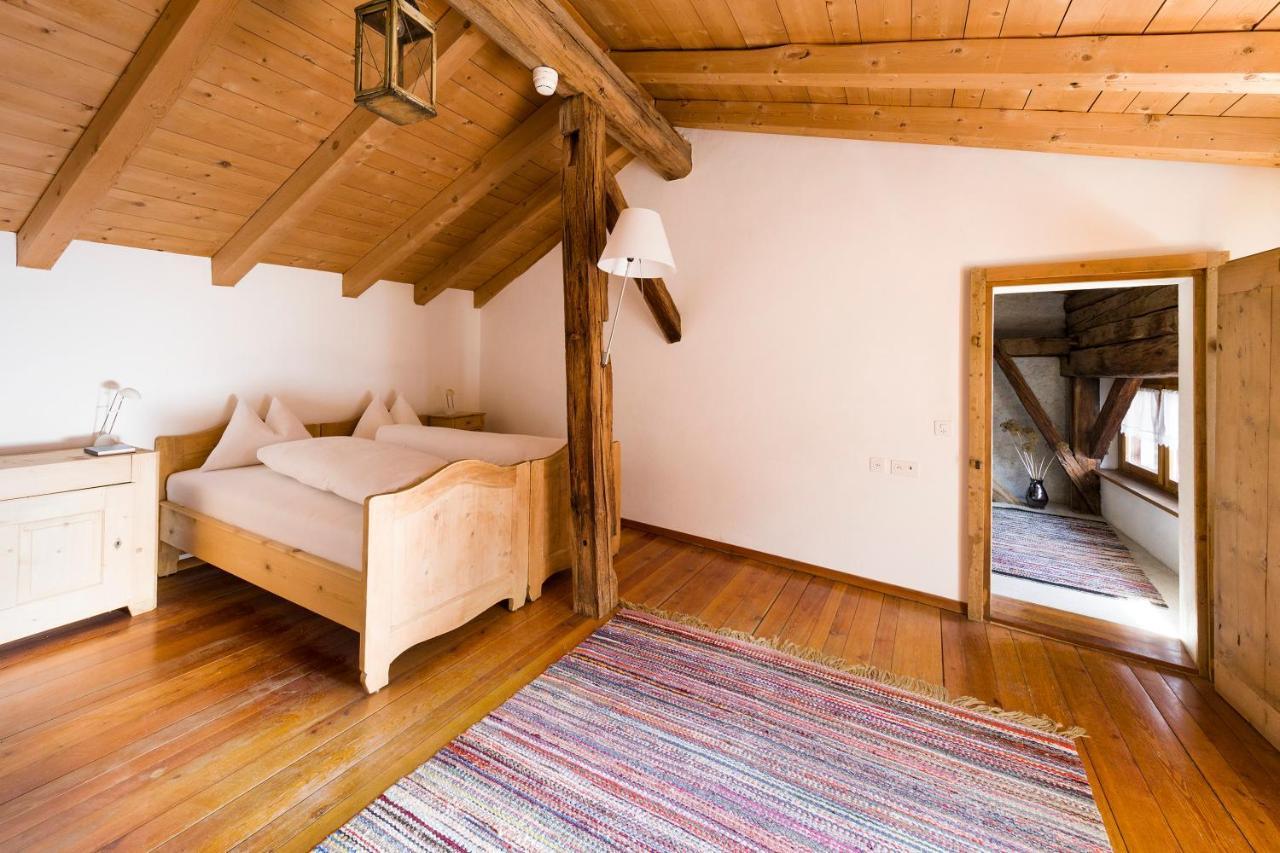 Hotel Chasa Chalavaina Müstair Pokoj fotografie