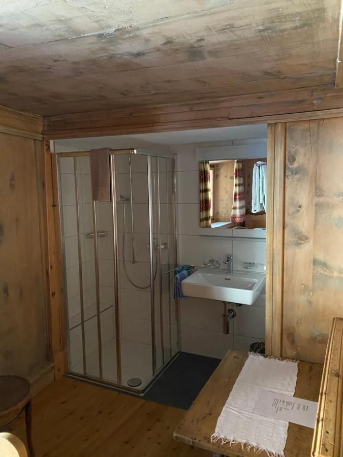 Hotel Chasa Chalavaina Müstair Pokoj fotografie