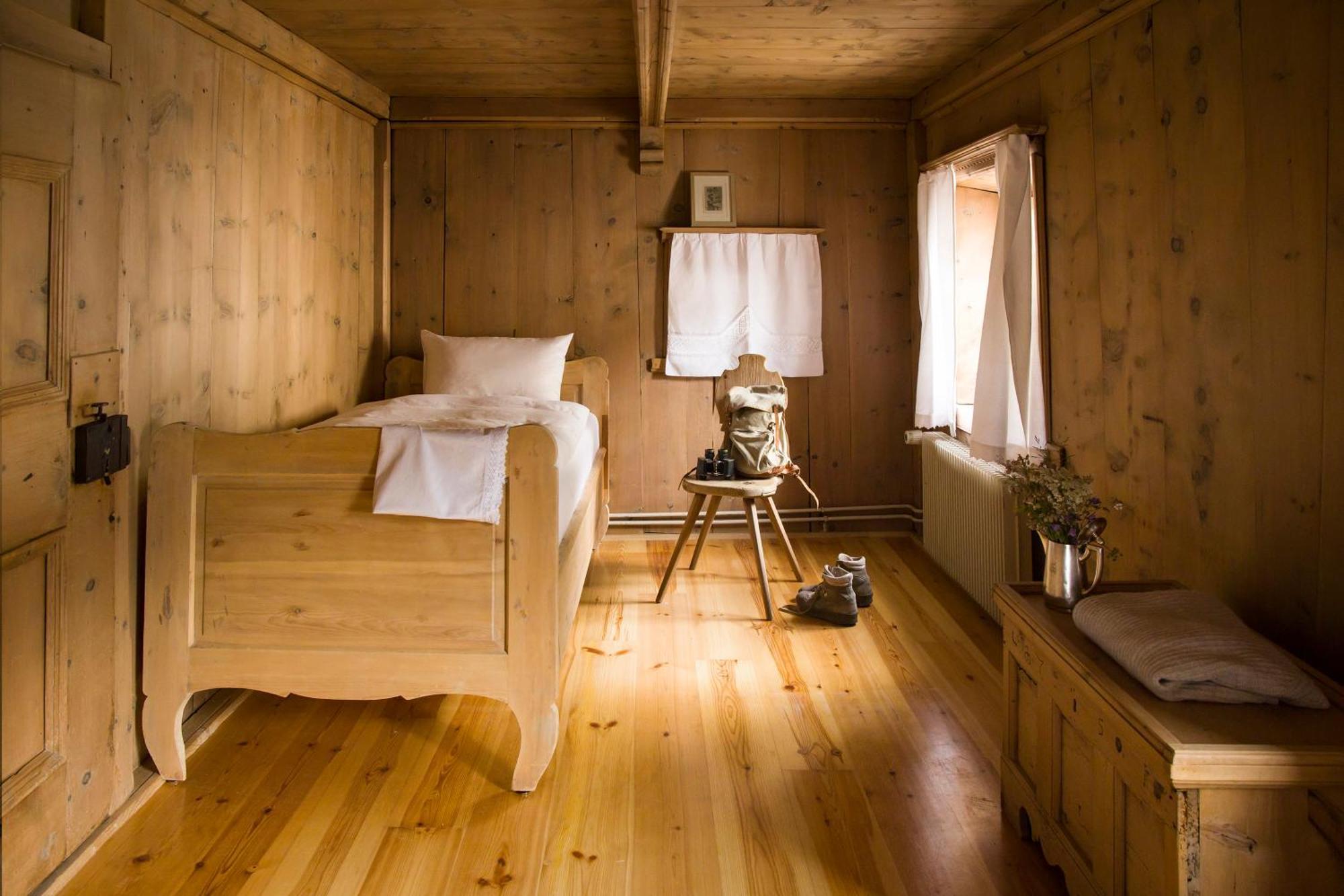 Hotel Chasa Chalavaina Müstair Pokoj fotografie