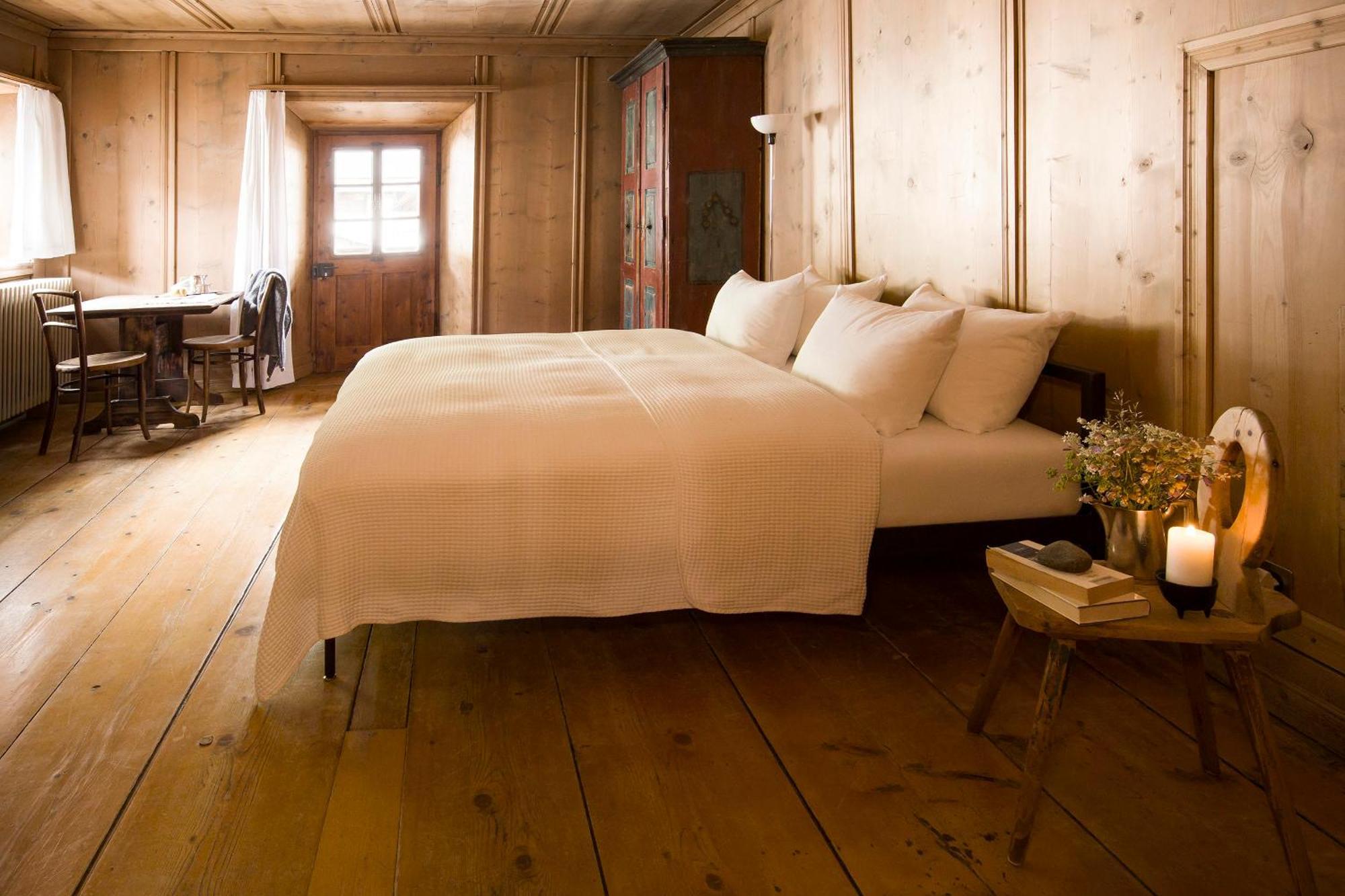 Hotel Chasa Chalavaina Müstair Pokoj fotografie